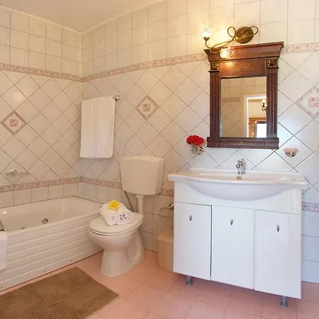 Karavisianikos Faros Villa